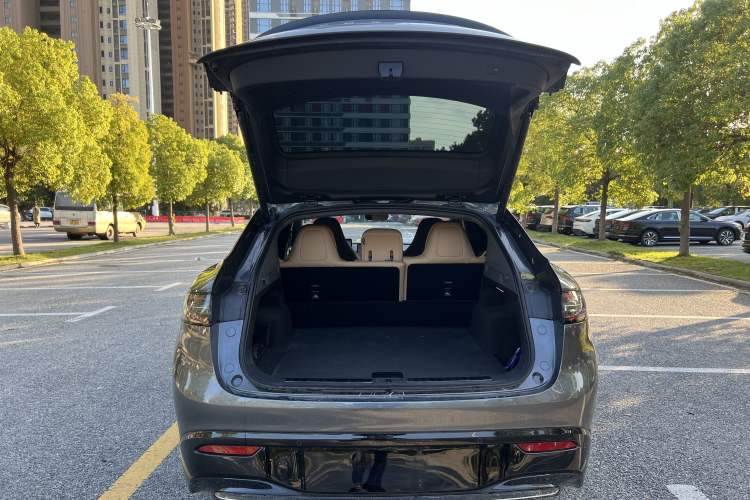 Used Hima Luxeed R7 2024 All-Electric 736 km Ultra
