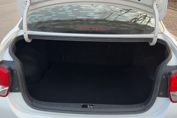 Used Hyundai Verna 2017 1.4L Manual Refreshed Version China VI Standard
