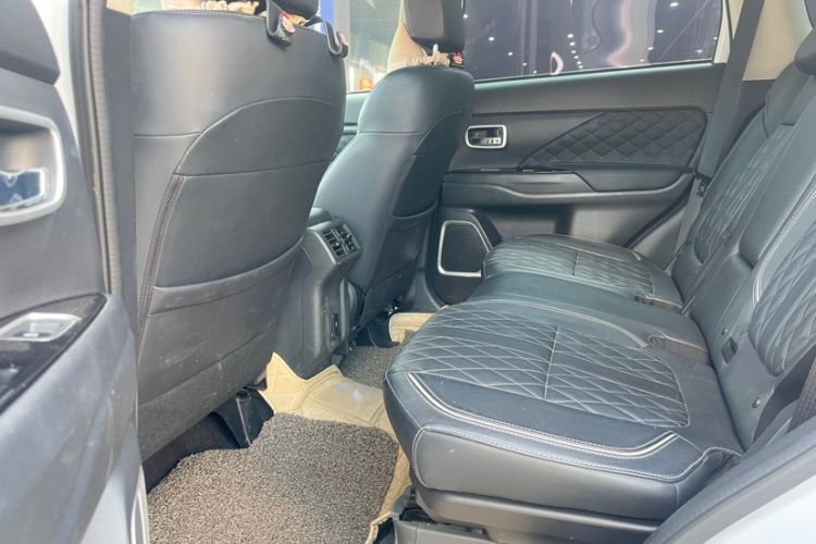 Used Mitsubishi Outlander 2020 2.4L 4x4 Zhi Xiang Edition 5 Seats
