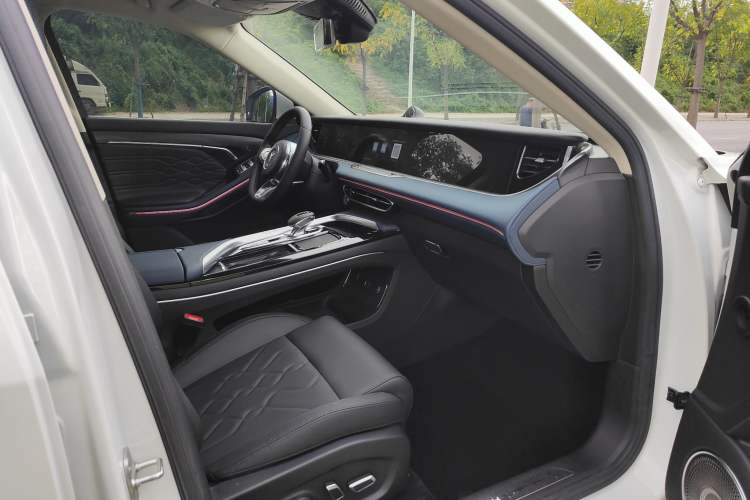 Used VOYAH FREE 2021 Four-Wheel Drive Extended-Range First Edition Commemorative Edition Exclusive Luxury Package
