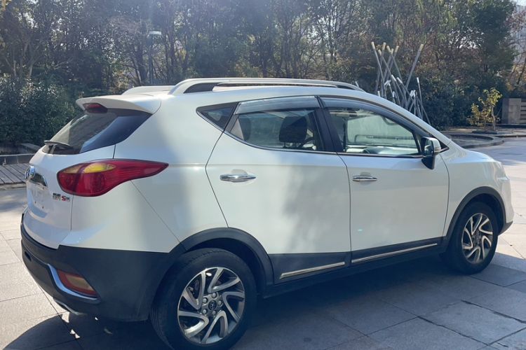 Used  Refine S3 2016 1.5L Manual Luxury Smart Version
