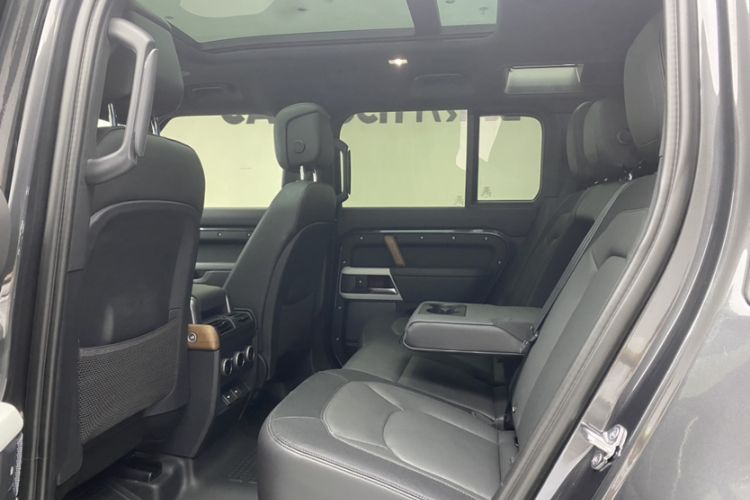 Used Land Rover Defender 2023 Facelift 110 3.0T P400 X-DYNAMIC HSE
