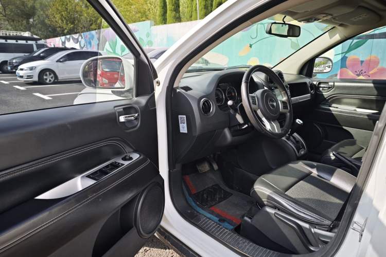 Used  Compass 2014 Revised Version 2.4L Four-Wheel Drive Comfort Edition