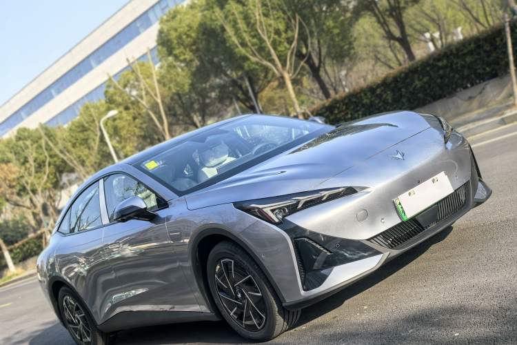 Used ARCFOX Alpha S5 