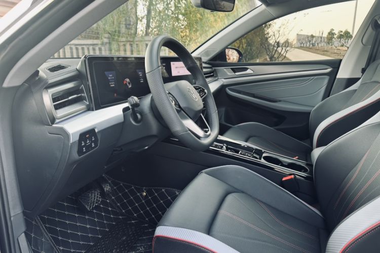 Used Volkswagen Lamando 2024 Lavida L 280TSI DSG Cool & Spicy Edition
