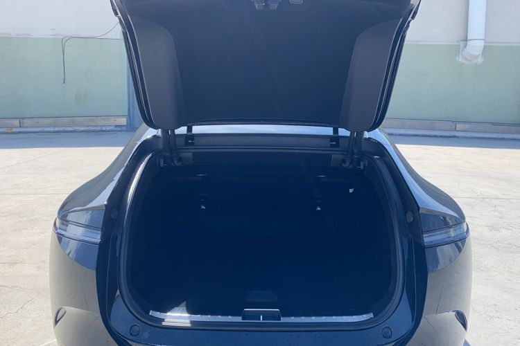 Used  12 2025 Ultra Extended-Range Edition
