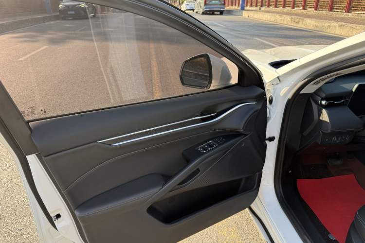 Used Ford Mondeo 2025 2.0T EcoBoost Luxury Version