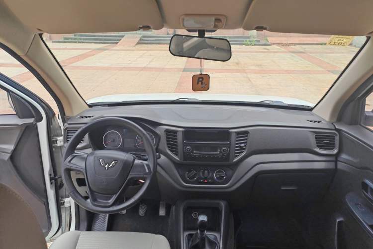 Used Wuling Hongguang V 2019 1.5L Jingqu Version China VI LAR