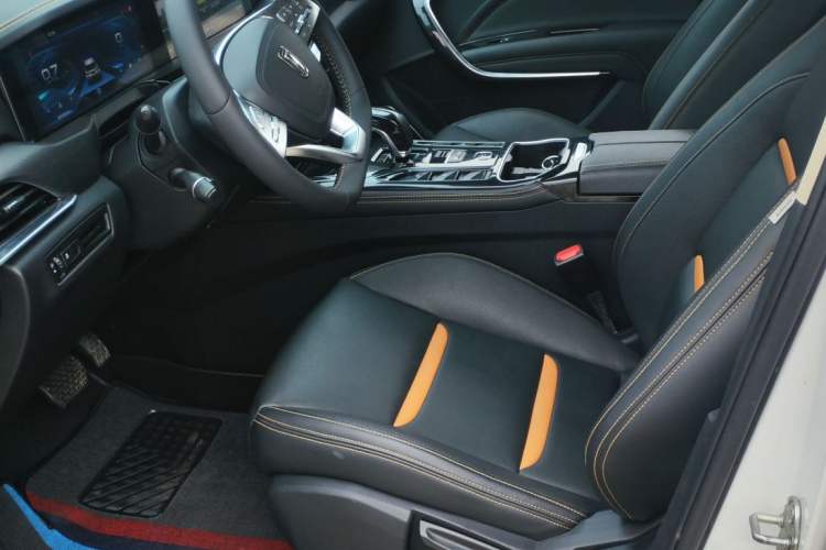 Used Bestune T77 2019 230 TID Automatic Prestige Version China V Emission Standard
