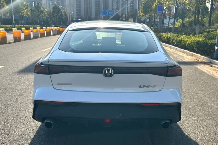 Used Changan UNI-V 2022 1.5T Prestige Version
