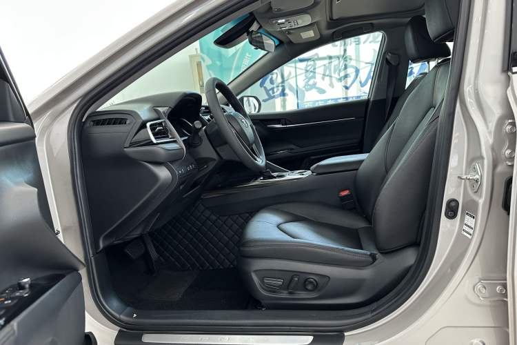 Used Toyota Camry 2019 Revised Version 2.0G Luxury Edition
