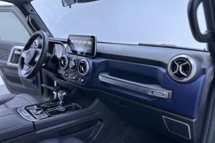 Used Beijing Auto BJ40 2019 PLUS 2.3T Automatic Four-Wheel Drive Premium Edition China VI
