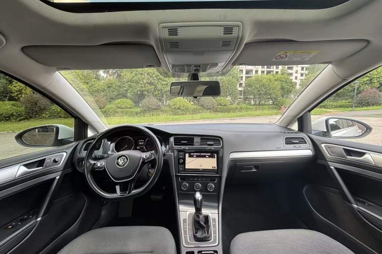 Used Volkswagen Golf 2019 280TSI DSG Comfort Version China VI Standard
