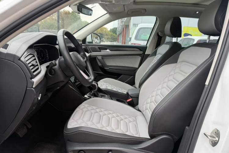 Used Volkswagen Tayron 2023 300TSI Two-Wheel-Drive Luxury Plus Advanced Edition
