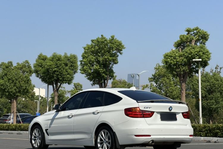 Used BMW 3 Series GT 2016 320i Fashion Model
