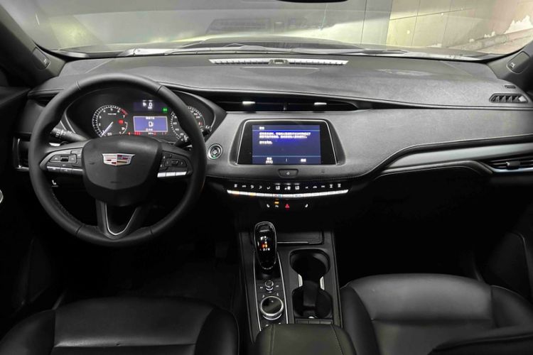 Used Cadillac XT4 2021 28T Two-Wheel Drive Leading Version
