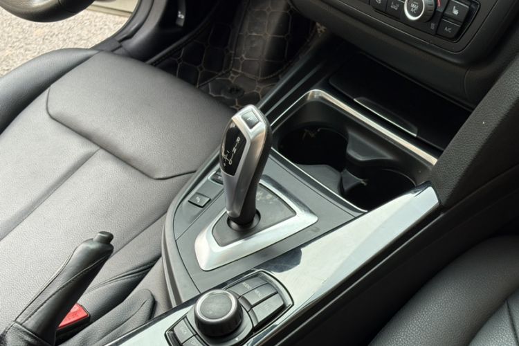 Used BMW 3 Series 2015 320i Fashion Model
