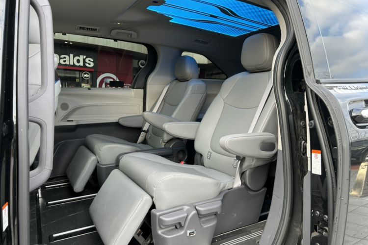 Used Toyota Granvia 2024 2.5L Hybrid Comfort Edition