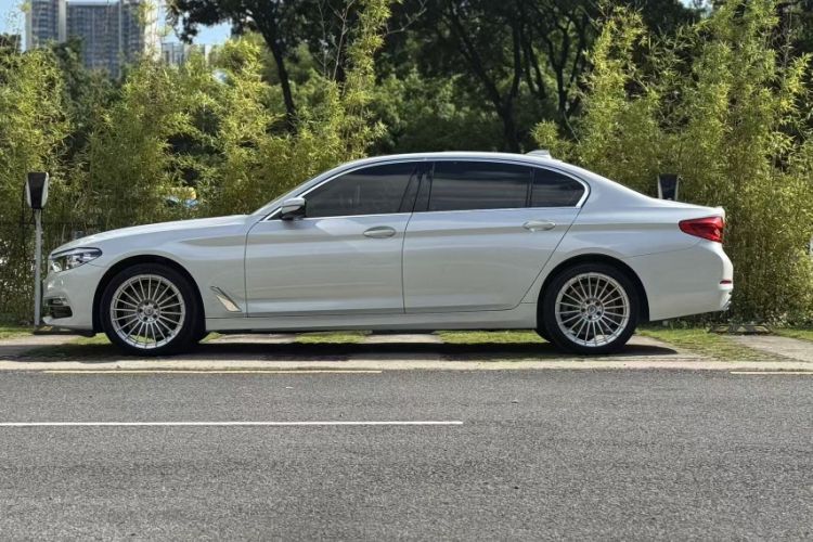 Used BMW 5 Series 2019 525Li Luxury Package
