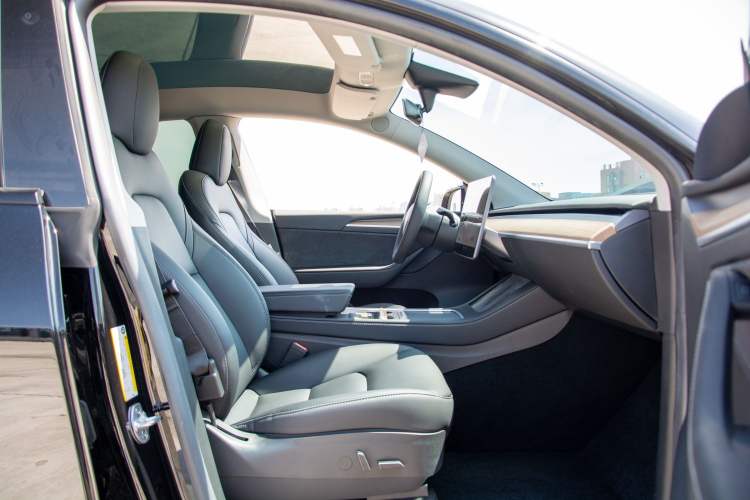 Used Tesla Model Y 2022 Rear-Wheel-Drive Version