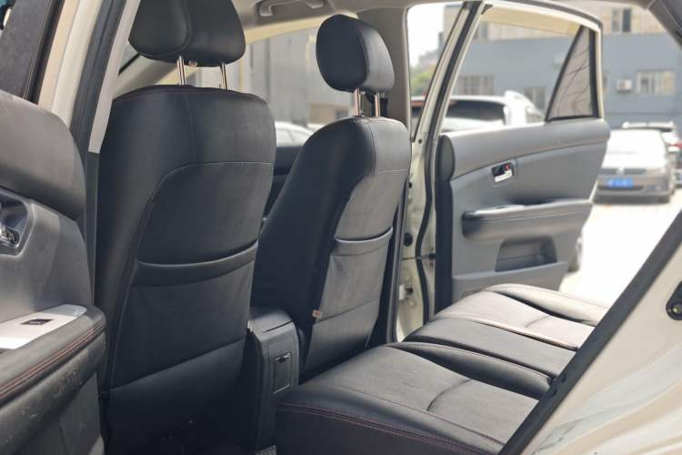 Used BYD S6 2014 2.0L Manual Luxury 5-Seater
