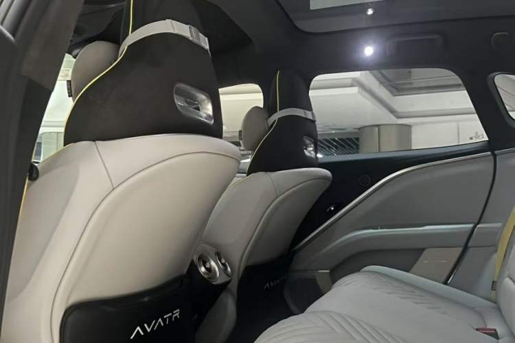 Used  11 2024 630 Rear-Wheel Drive Edition with Three Lasers
