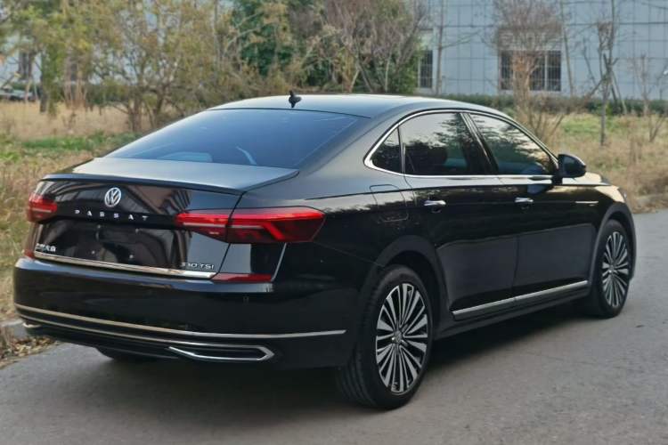 Used Volkswagen Passat 2019 330TSI Luxury Edition China VI Standard
