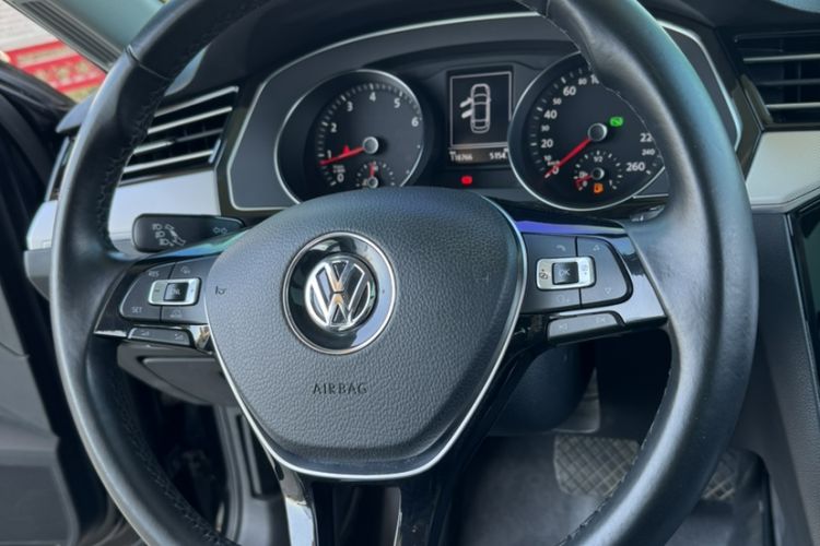 Used Volkswagen Magotan 2018 330TSI DSG Advanced Model
