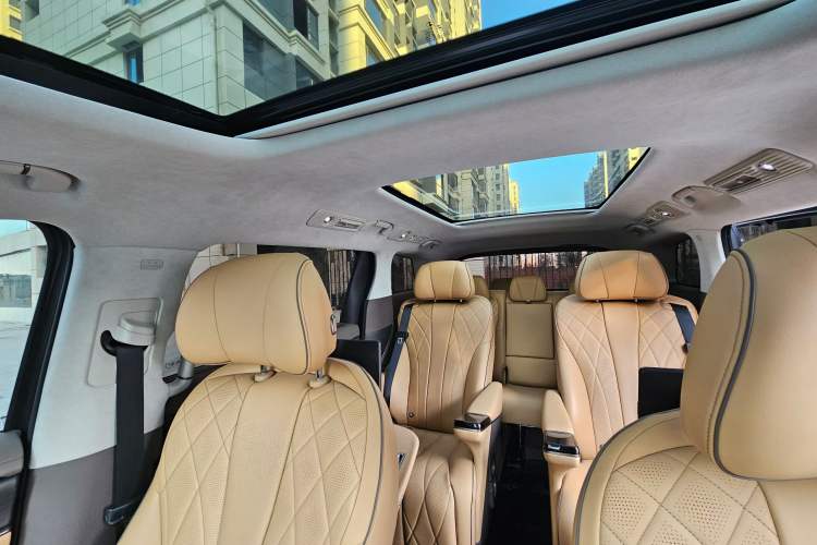 Used Denza D9 2022 EV 600 Four-Wheel Drive Flagship Model
