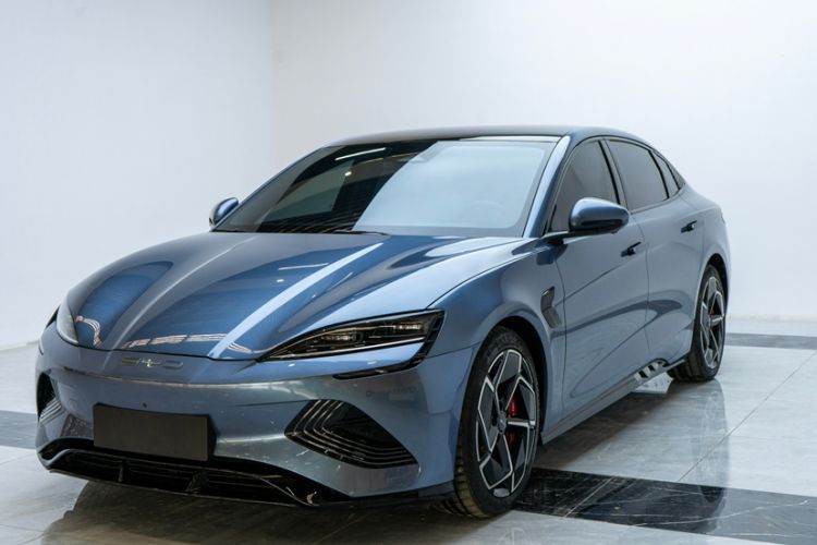 Used BYD Seal 2022 650 km All-Wheel-Drive Performance Version
