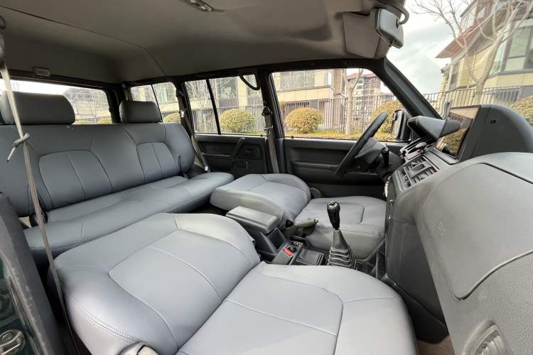 Used Leopaard 6481 2009 2.2L Manual Two-Wheel Drive
