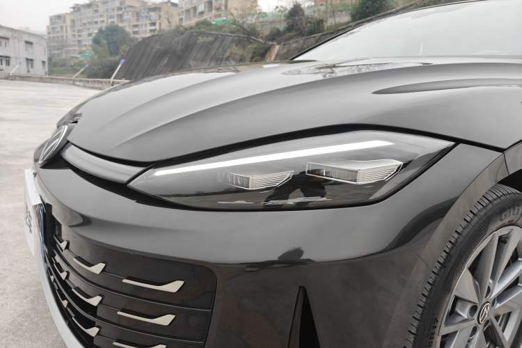 Used Volkswagen Lamando 
