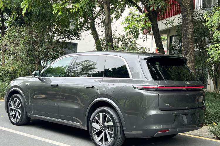 Used Li Auto L8 2023 Pro Model
