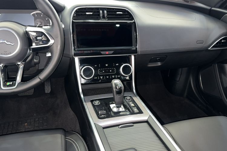 Used Jaguar XEL 2020 2.0T 200PS R-DYNAMIC Youth Sports Edition
