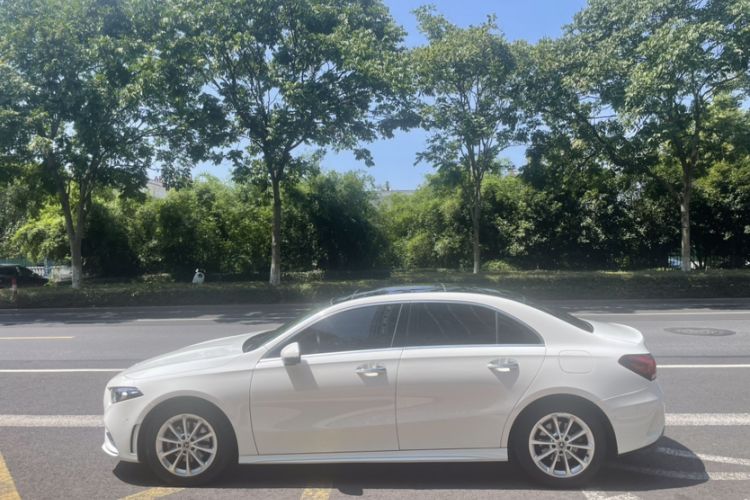 Used Mercedes-Benz A-Class 2021 A 200 L Sport Sedan Fashion Model
