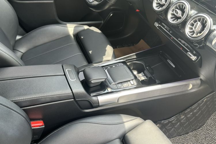 Used Mercedes-Benz GLB 2020 Facelift GLB 200 Fashion Edition
