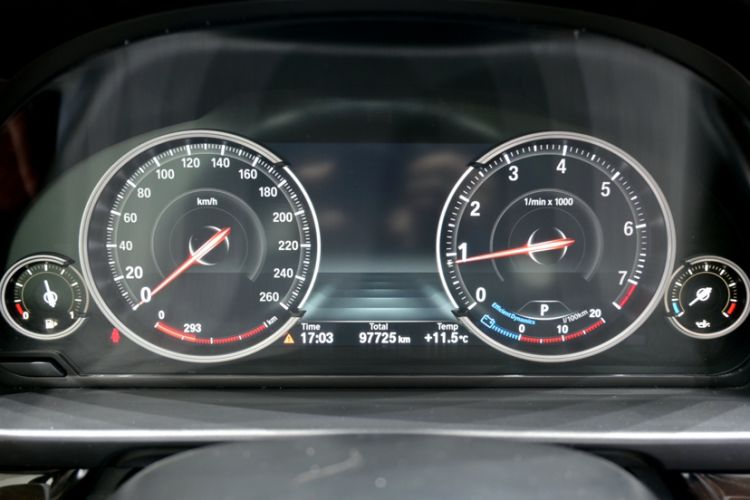 Used BMW 5 Series 2014 528Li Leading Model
