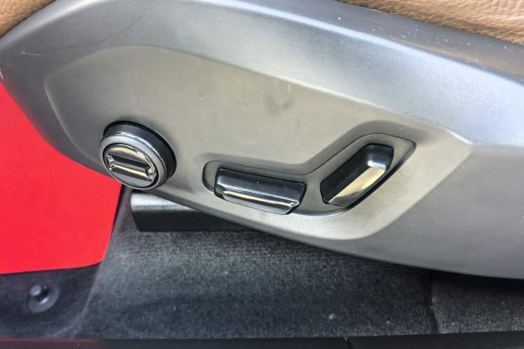 Used Volvo XC60 2023 B5 4x4 Smart Luxury Edition