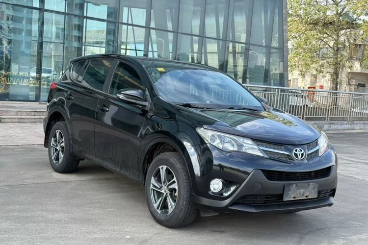 Used Toyota RAV4 2015 2.0L CVT Two-Wheel Drive Fashion Edition
