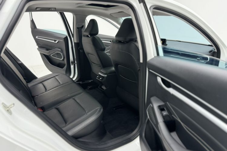 Used Geely Auto Emgrand 2022 4th Generation 1.5L CVT Luxury Model
