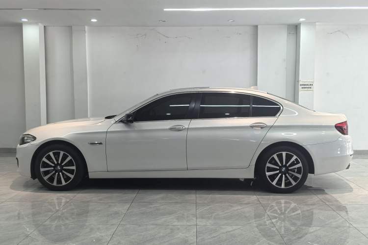 Used BMW 5 Series 2015 535Li Leading Model