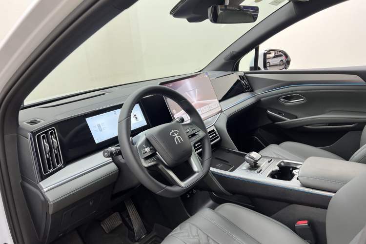 Used BYD Song L DM-i 2025 Intelligent Driving Version 160 km Beyond-Range Type
