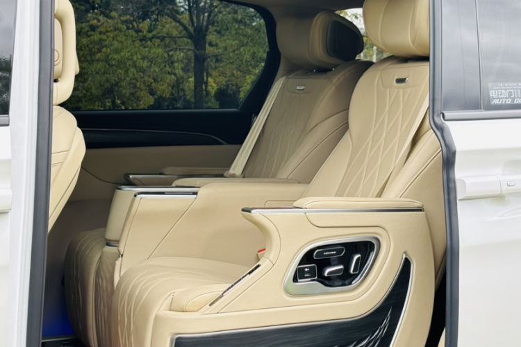 Used Buick GL8 2023 ES Lu Zun Deluxe Model
