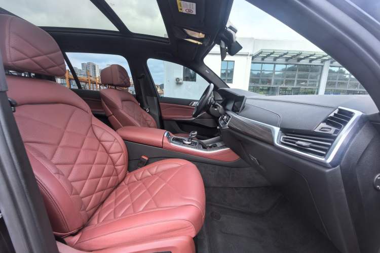 Used BMW X5 2022 Restyled xDrive 40Li M Sport Package
