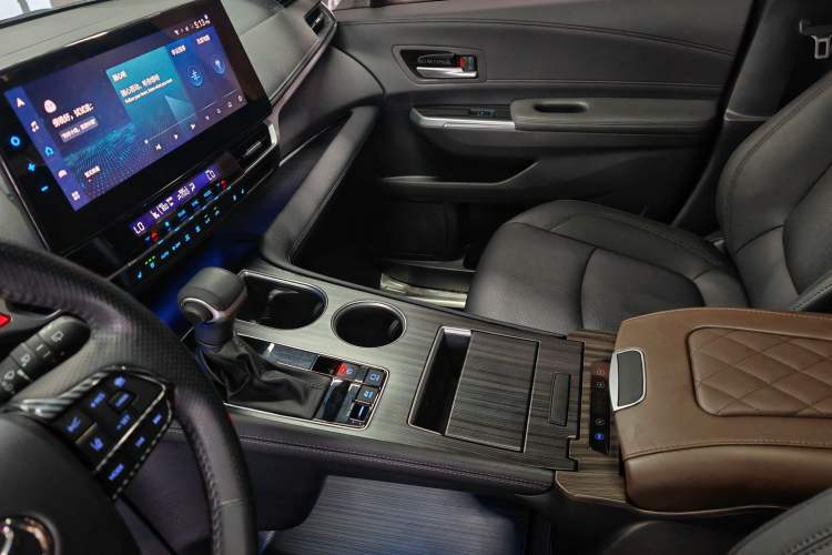 Used Toyota Sienna 2021 2.5L Hybrid Premium Edition
