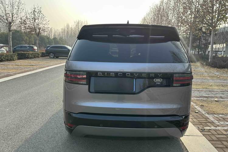 Used Land Rover Discovery 2023 Restyled 360 PS R-Dynamic SE