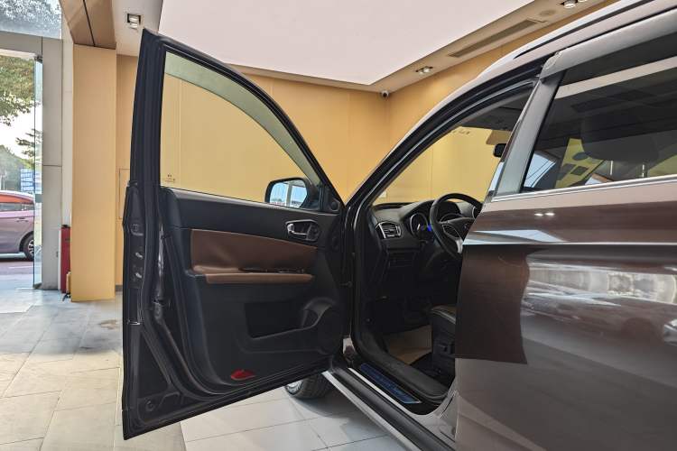 Used GAC Trumpchi GS5 Super 2016 2.0L Automatic Two-Wheel Drive Anniversary Edition
