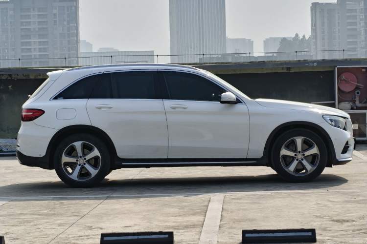 Used Mercedes-Benz GLC 2017 GLC 300 4MATIC Sport Edition
