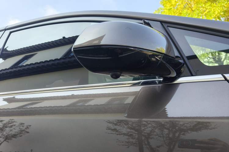 Used Buick GL8 2023 Land Executive Class Comfort Model
