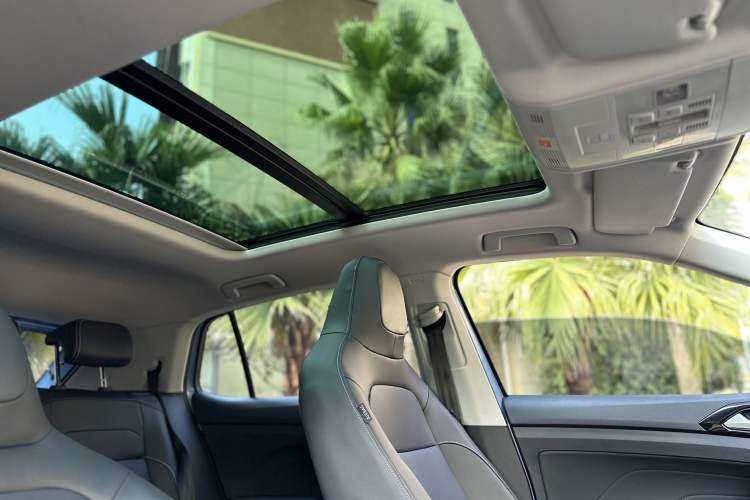 Used Volkswagen Tharu 2025 NewRui 300TSI Prestige Edition
